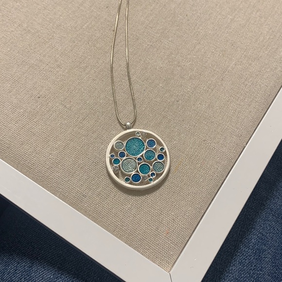 Reversible Circle Pendant Necklace - Picture 2 of 4